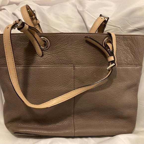 NWOT Michael Kors Medium Bedford adjustable shoulder bag tote - Picture 2 of 3